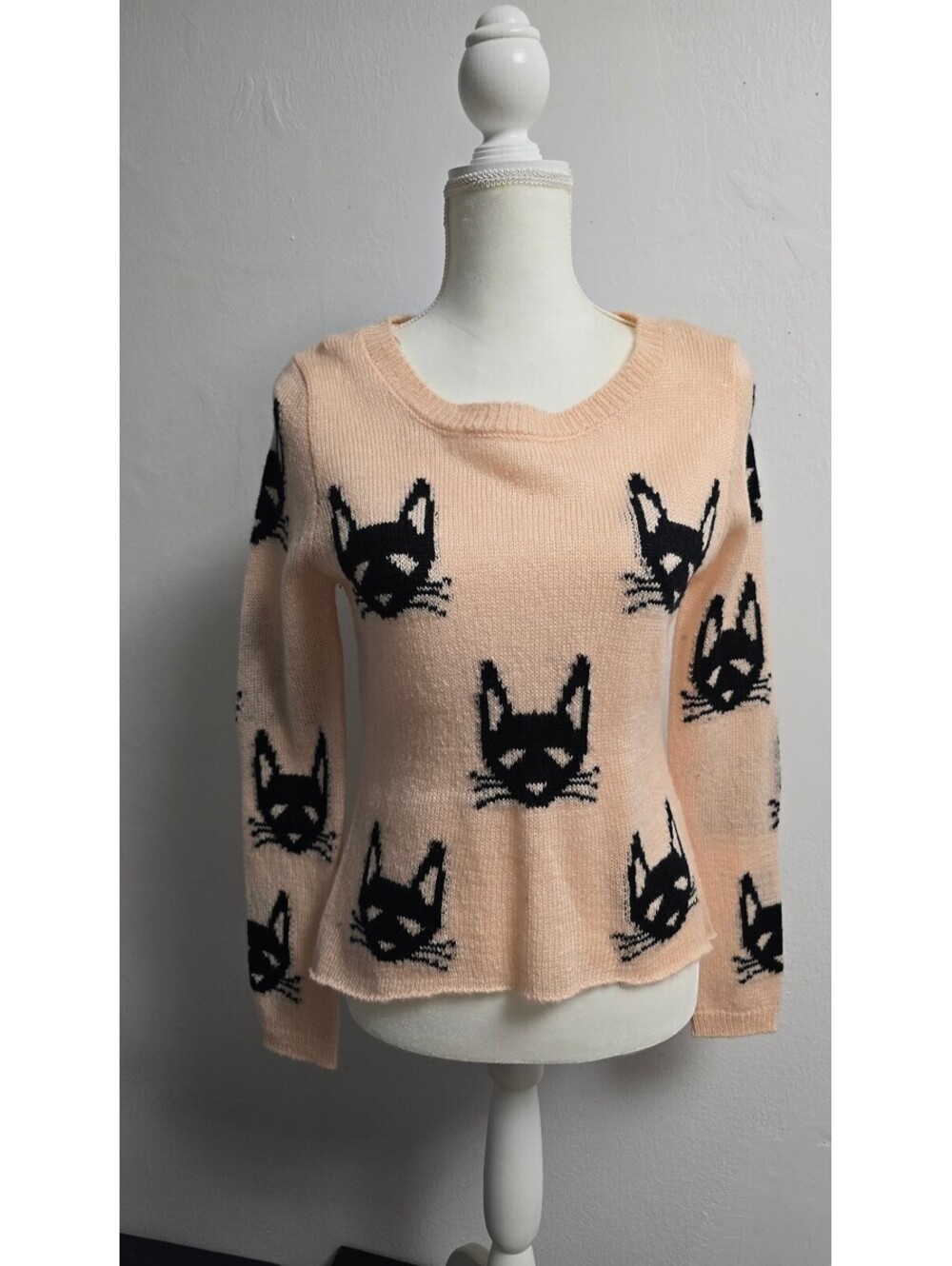 Love Dreams Women Cat Print Knit Sweater Pink Medium NWT